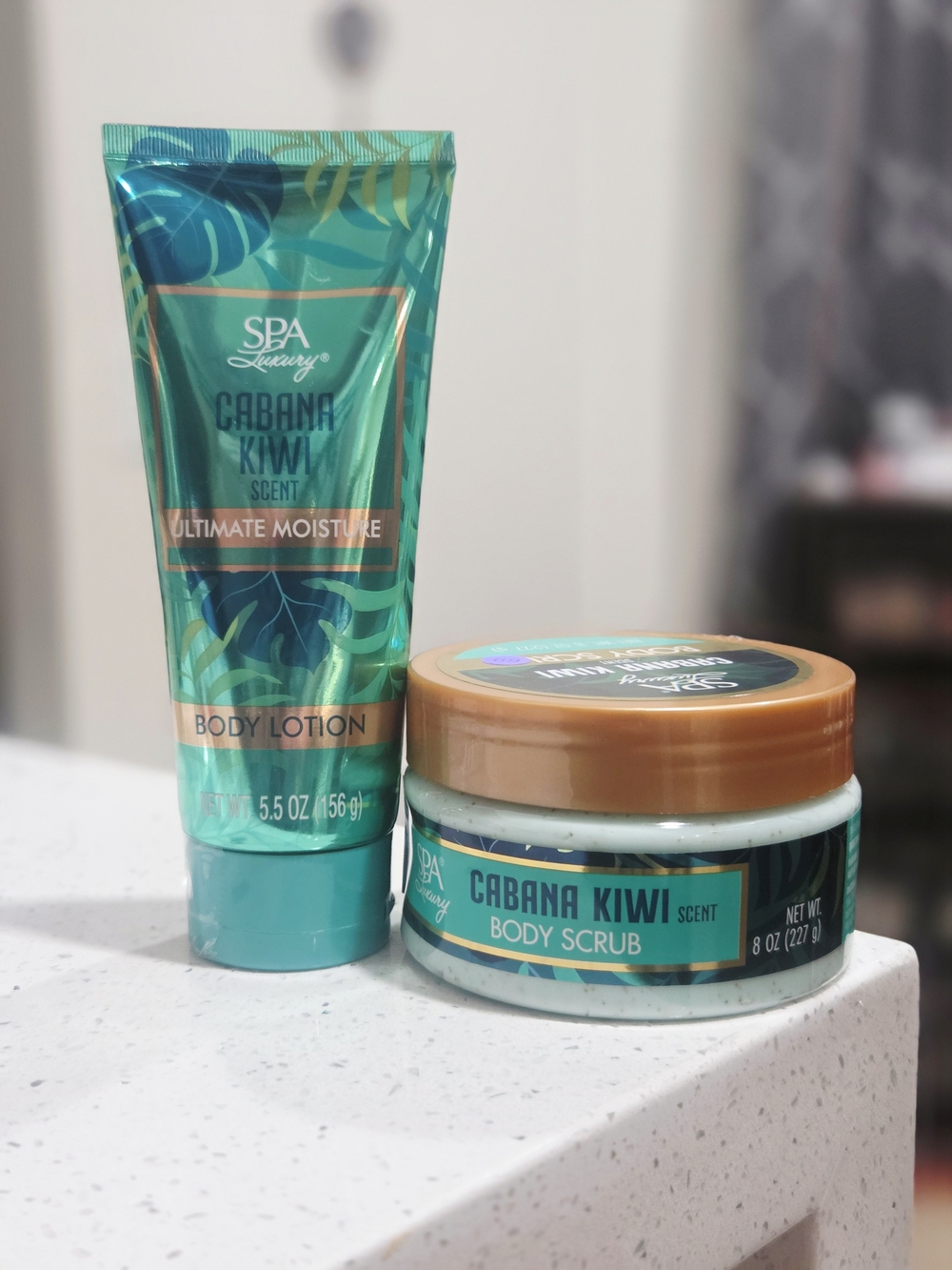 SPA Luxury Cabana Kiwi Body Lotion & Body Scrub